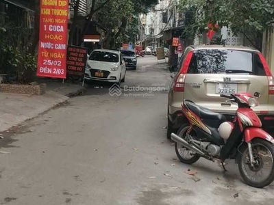 Gehäuse In Hanoi, Vietnam Gehäuse In Hanoi, Vietnam