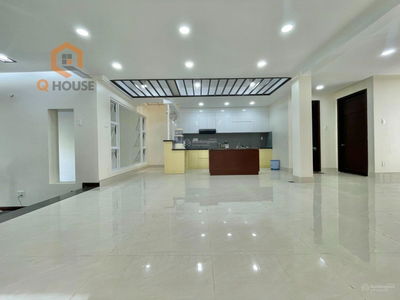 Gehäuse In Nha Be, Vietnam  Gehäuse In Nha Be, Vietnam