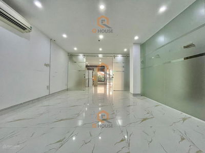 Gehäuse In Nha Be, Vietnam Gehäuse In Nha Be, Vietnam