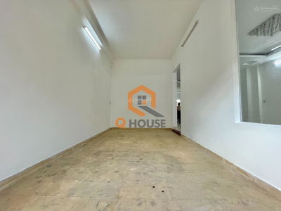 Gehäuse In Nha Be, Vietnam  Gehäuse In Nha Be, Vietnam