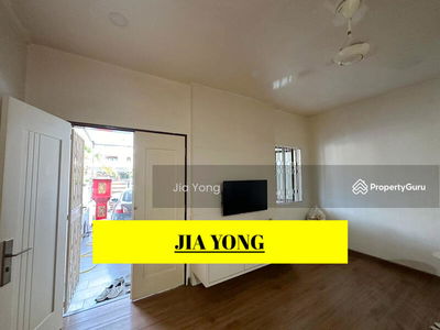 Jelutong lorong slim taman free school near heng ee school, Malaysia Jelutong lorong slim taman free school near heng ee school, Malaysia