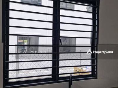 Robin @ Rimbayu, Malaysia Robin @ Rimbayu, Malaysia