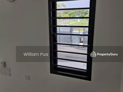 Robin @ Rimbayu, Malaysia Robin @ Rimbayu, Malaysia