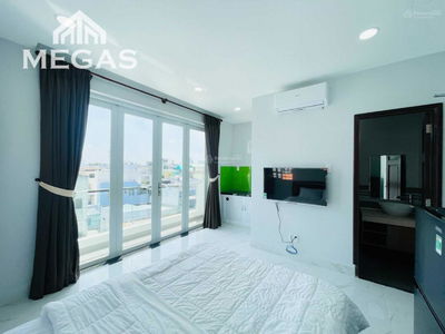 Bach Dang Street, Vietnam Bach Dang Street, Vietnam