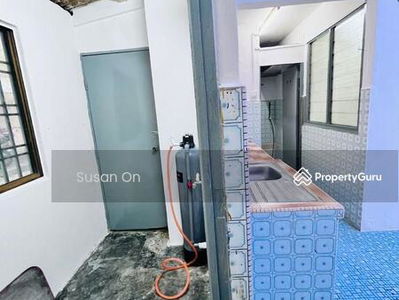 Flat Taman Ungku Tun Aminah, Malaysia Flat Taman Ungku Tun Aminah, Malaysia