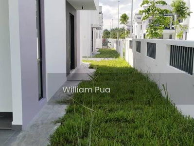 Robin @ Rimbayu, Malaysia Robin @ Rimbayu, Malaysia