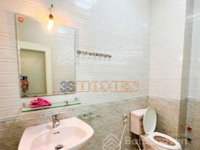 Tan Son Street, Vietnam Tan Son Street, Vietnam