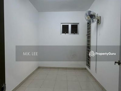 Aronia Apartment Bandar Parklands, Partially Furnished with Lift, Swimming Pools, 2 Car Parks, Klang, Malaysia Aronia Apartment Bandar Parklands, Partially Furnished with Lift, Swimming Pools, 2 Car Parks, Klang, Malaysia