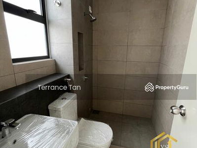 Robin @ Rimbayu, Malaysia Robin @ Rimbayu, Malaysia