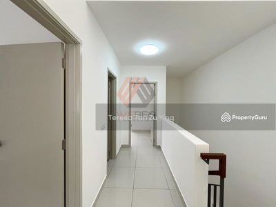 Robin @ Rimbayu, Malaysia Robin @ Rimbayu, Malaysia