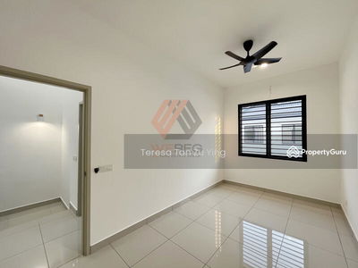 Robin @ Rimbayu, Malaysia Robin @ Rimbayu, Malaysia