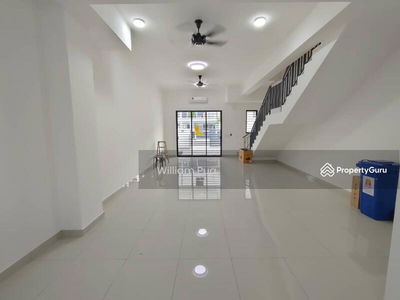 Robin @ Rimbayu, Malaysia Robin @ Rimbayu, Malaysia