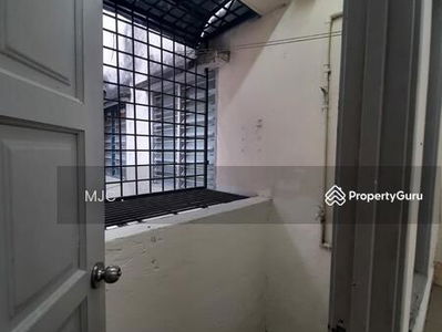 Pangsapuri Blok K (Phasa 8) @ Taman Bukit Mewah, Kajang, Malaysia Pangsapuri Blok K (Phasa 8) @ Taman Bukit Mewah, Kajang, Malaysia