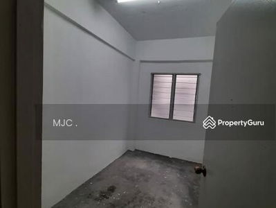 Pangsapuri Blok K (Phasa 8) @ Taman Bukit Mewah, Kajang, Malaysia Pangsapuri Blok K (Phasa 8) @ Taman Bukit Mewah, Kajang, Malaysia