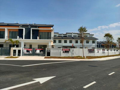 Robin @ Rimbayu, Malaysia Robin @ Rimbayu, Malaysia