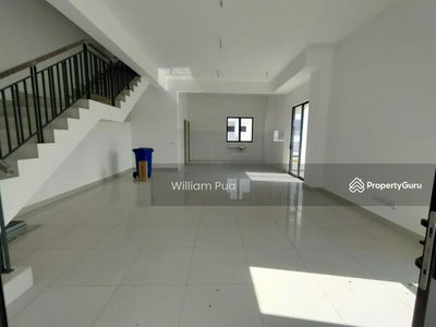 Robin @ Rimbayu, Malaysia Robin @ Rimbayu, Malaysia