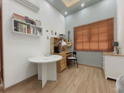 Topaz Twins, Vietnam Topaz Twins, Vietnam