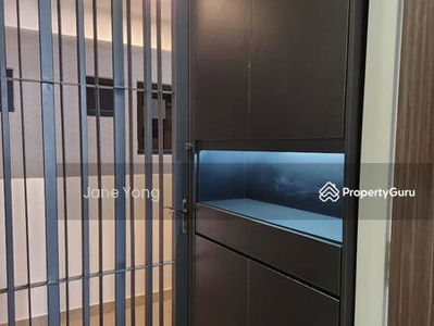 M Vertica, Malaysia M Vertica, Malaysia