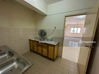 D'aman Crimson, Malaysia D'aman Crimson, Malaysia