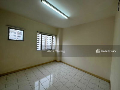 D'aman Crimson, Malaysia D'aman Crimson, Malaysia