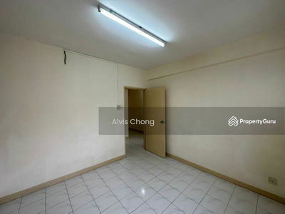 D'aman Crimson, Malaysia D'aman Crimson, Malaysia