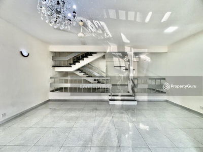 Guarded - well kept condition, Malaysia Guarded - well kept condition, Malaysia