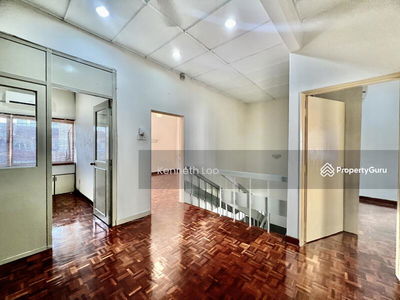 Guarded - well kept condition, Malaysia Guarded - well kept condition, Malaysia