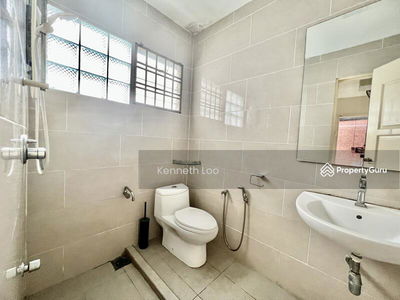 Guarded - well kept condition, Malaysia Guarded - well kept condition, Malaysia