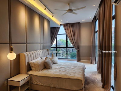 18 Madge, Malaysia 18 Madge, Malaysia