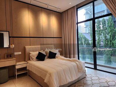 18 Madge, Malaysia 18 Madge, Malaysia