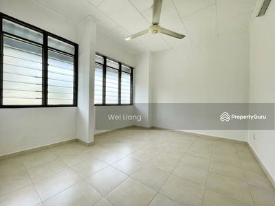 1009sf l Well Maintained Basic Fitting l 1 Cpark, Malaysia 1009sf l Well Maintained Basic Fitting l 1 Cpark, Malaysia