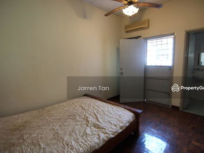 Sri Suria, Bukit Rimau, Malaysia Sri Suria, Bukit Rimau, Malaysia