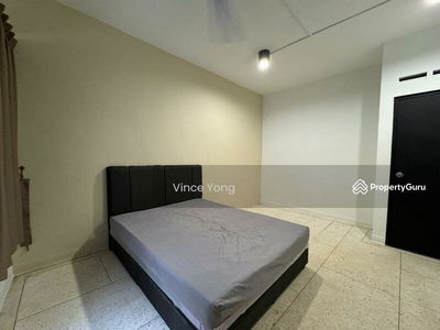 6 mins walk to CIQ / Customs, Malaysia 6 mins walk to CIQ / Customs, Malaysia