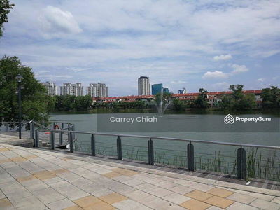 Lake Edge, Malaysia Lake Edge, Malaysia