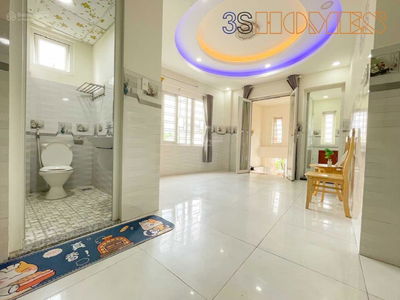 Bach Dang Street, Vietnam Bach Dang Street, Vietnam