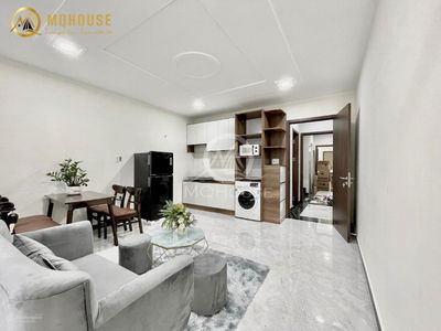 Hoang Hoa Tham Street, Vietnam Hoang Hoa Tham Street, Vietnam