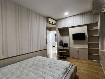 Sunrise City, Vietnam Sunrise City, Vietnam