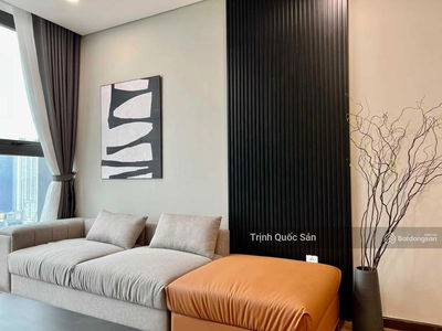 Central Field Trung Kính, Vietnam Central Field Trung Kính, Vietnam