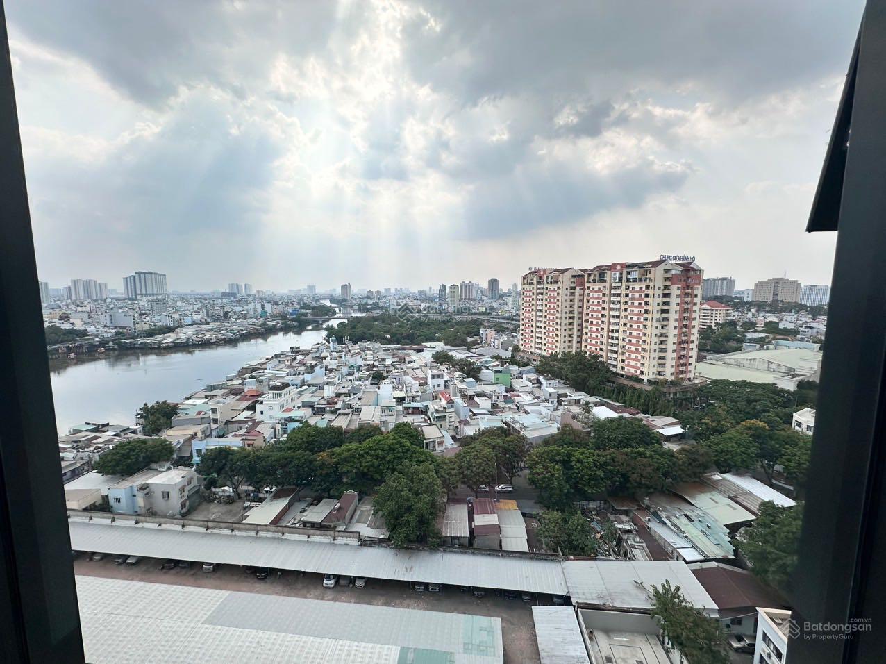 De La Sol, Vietnam De La Sol, Vietnam