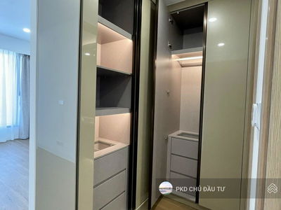 The River Thủ Thiêm, Vietnam  The River Thủ Thiêm, Vietnam