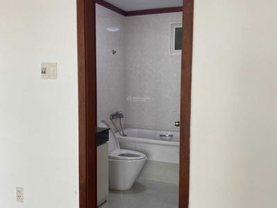 Hoang Anh Thanh Binh, Vietnam Hoang Anh Thanh Binh, Vietnam