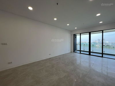 The River Thủ Thiêm, Vietnam The River Thủ Thiêm, Vietnam