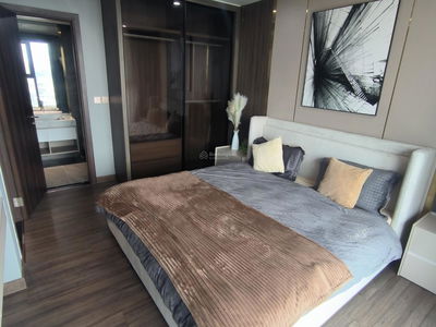 D’. Le Pont D’or - Hoàng Cầu, Vietnam D’. Le Pont D’or - Hoàng Cầu, Vietnam