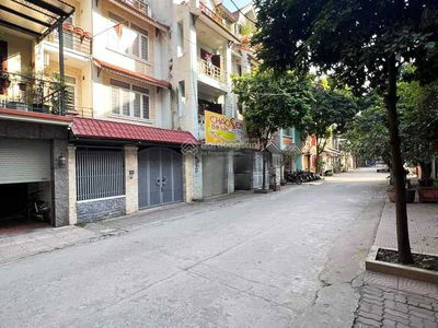 Gehäuse In Hanoi, Vietnam Gehäuse In Hanoi, Vietnam