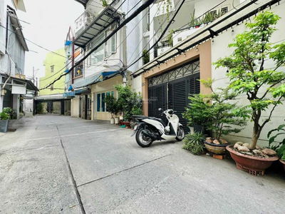 Gehäuse In Nha Be, Vietnam  Gehäuse In Nha Be, Vietnam