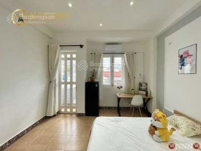 Hoang Van Thu Street, Vietnam Hoang Van Thu Street, Vietnam