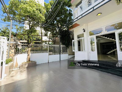 Gehäuse In Da Nang, Vietnam  Gehäuse In Da Nang, Vietnam