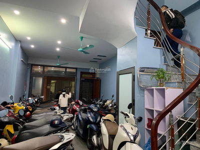 Gehäuse In Hanoi, Vietnam Gehäuse In Hanoi, Vietnam