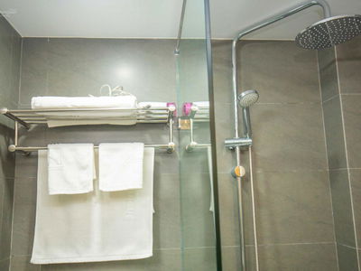 Linh Lang Street, Vietnam Linh Lang Street, Vietnam